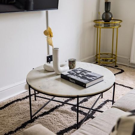 The Kensington And Chelsea Classic - Glamorous 2Bdr Flat ลอนดอน ภายนอก รูปภาพ
